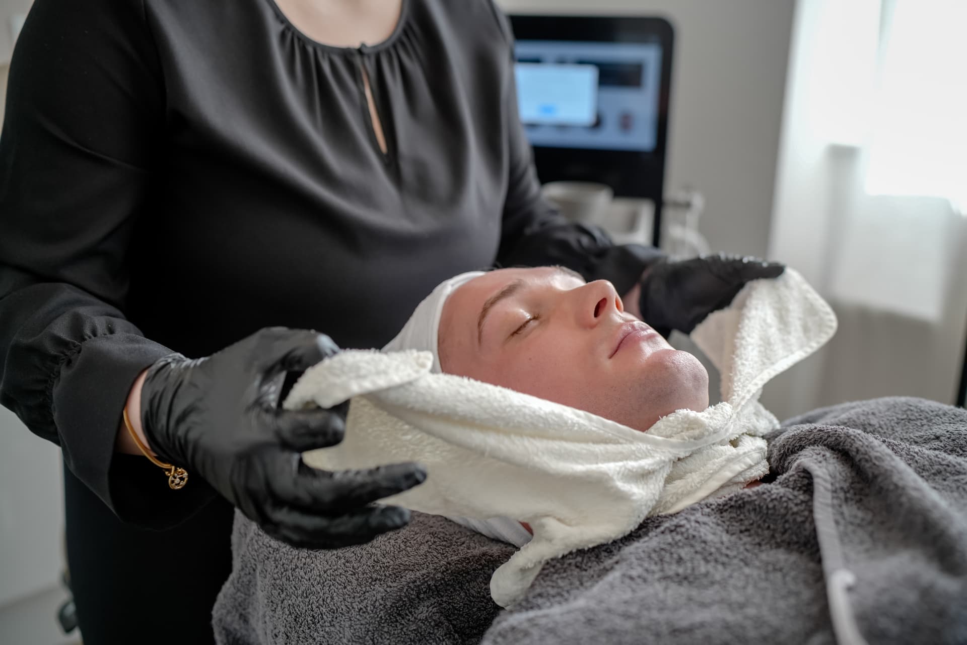 Gesichtsbehandlung bei Beauty Artistry Villingen