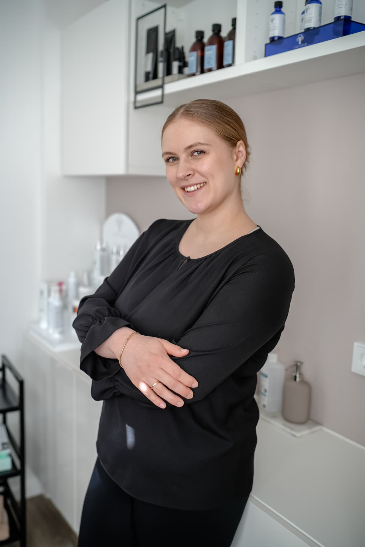 Porträt von Jule Albertsen im Institut Beauty Artistry