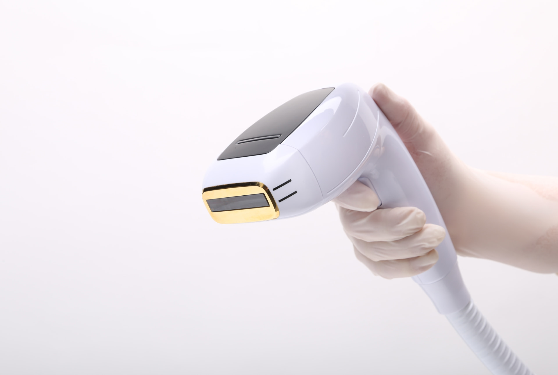 DiolazeXL™-Laserhandstück für die dauerhafte Haarentfernung bei Beauty Artistry Villingen